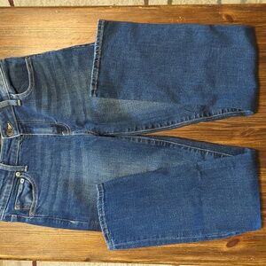 4/27R GAP Mid Rise Classic Straight Jeans